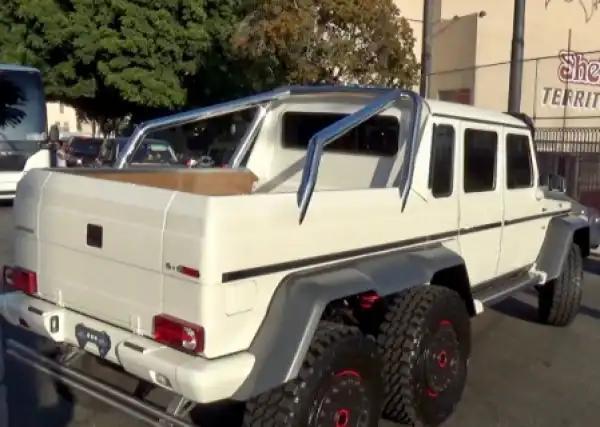 Retired Boxer, Floyd Mayweather Buys $1million Mercedes Benz SUV (Photo)